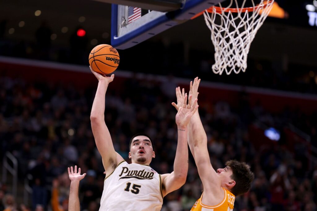 Purdue vs. Tennessee live score updates: Boilermakers lead Vols at halftime in Elite 8, latest March Madness highlights, bracket
