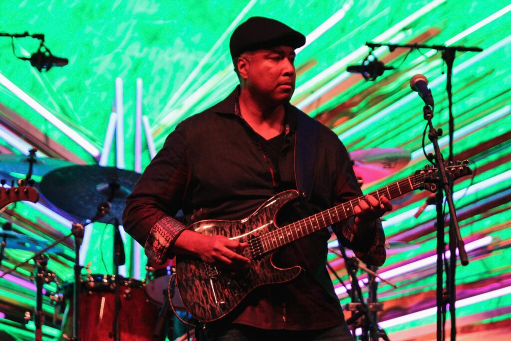 Bernie Williams on a ‘nervous’ journey from World Series to New York Philharmonic