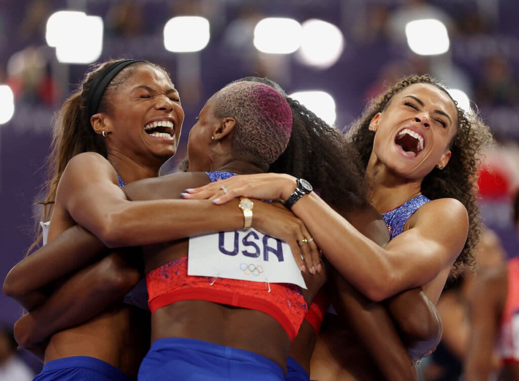 U.S. women coast to victory in 4×400 relay, wrapping up dominant Olympic track and field performance