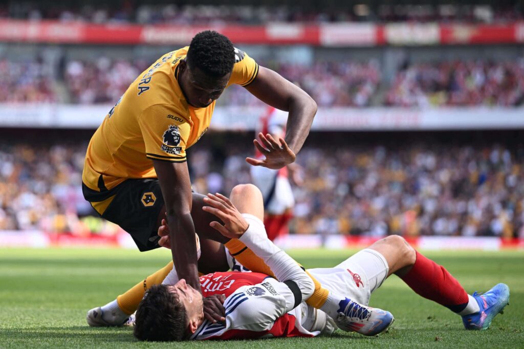 Wolves’ Yerson Mosquera plays and trains on the edge – he will need to be careful